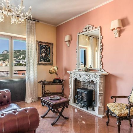 Ferienwohnung La Musica In The Heart Of Sorrento, 100 M From Station Exterior foto