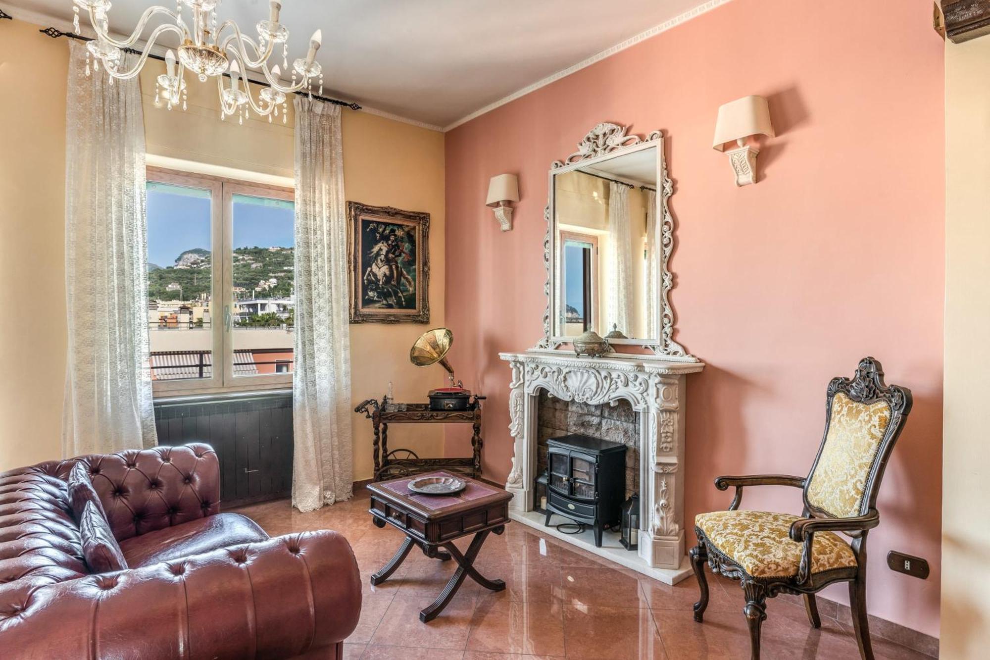 Ferienwohnung La Musica In The Heart Of Sorrento, 100 M From Station Exterior foto