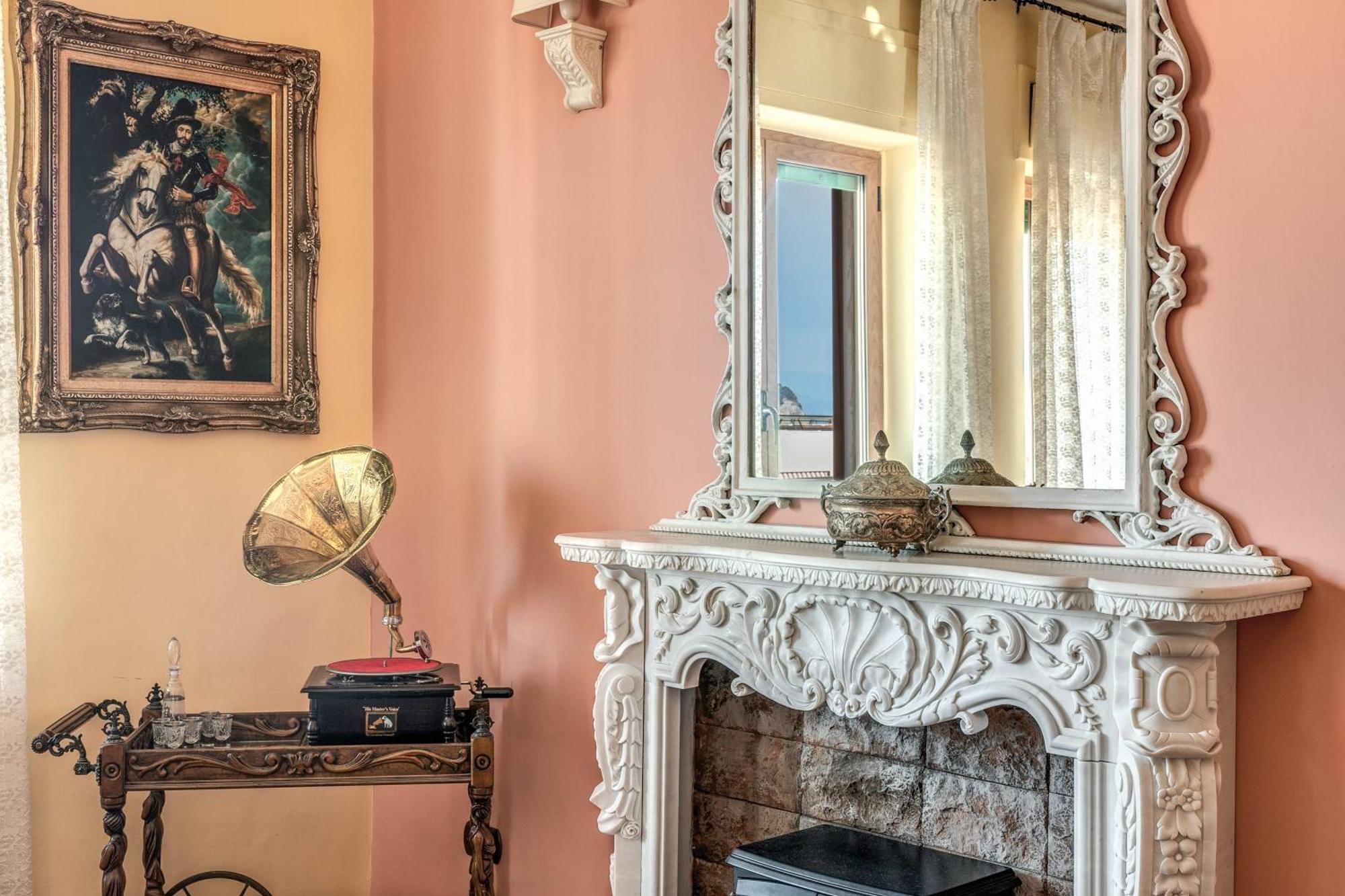 Ferienwohnung La Musica In The Heart Of Sorrento, 100 M From Station Exterior foto